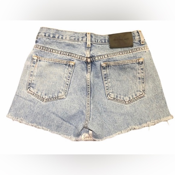 Vintage Calvin Klein High Rise Button Fly Cut-Off Raw Hem Denim Shorts Size 7 - Picture 2 of 7